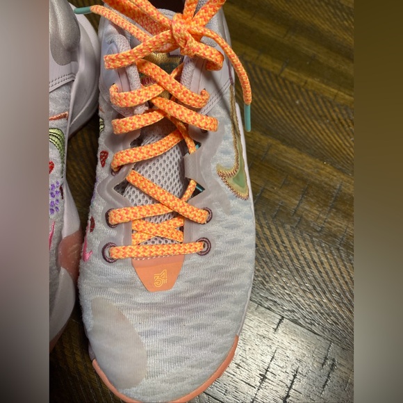 Size 4.5 (GS) - Nike Giannis Immortality Low Force Field - DM7609-500 - Picture 12 of 16